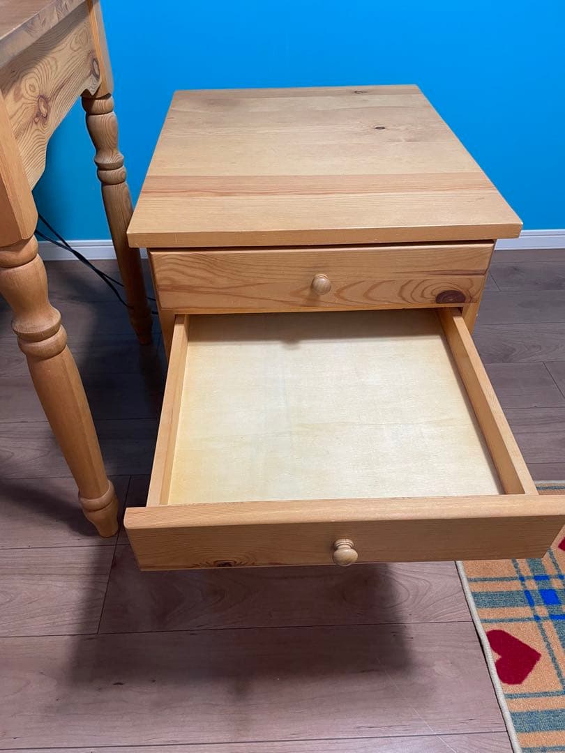 カントリー調の学習机