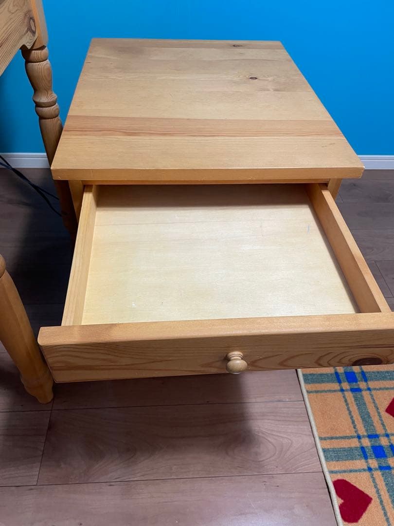 カントリー調の学習机