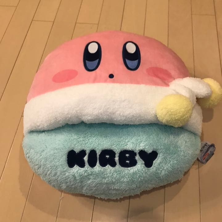 カービィ 足入れ クッション　ぬいぐるみ　雪ふる夜のプププランド