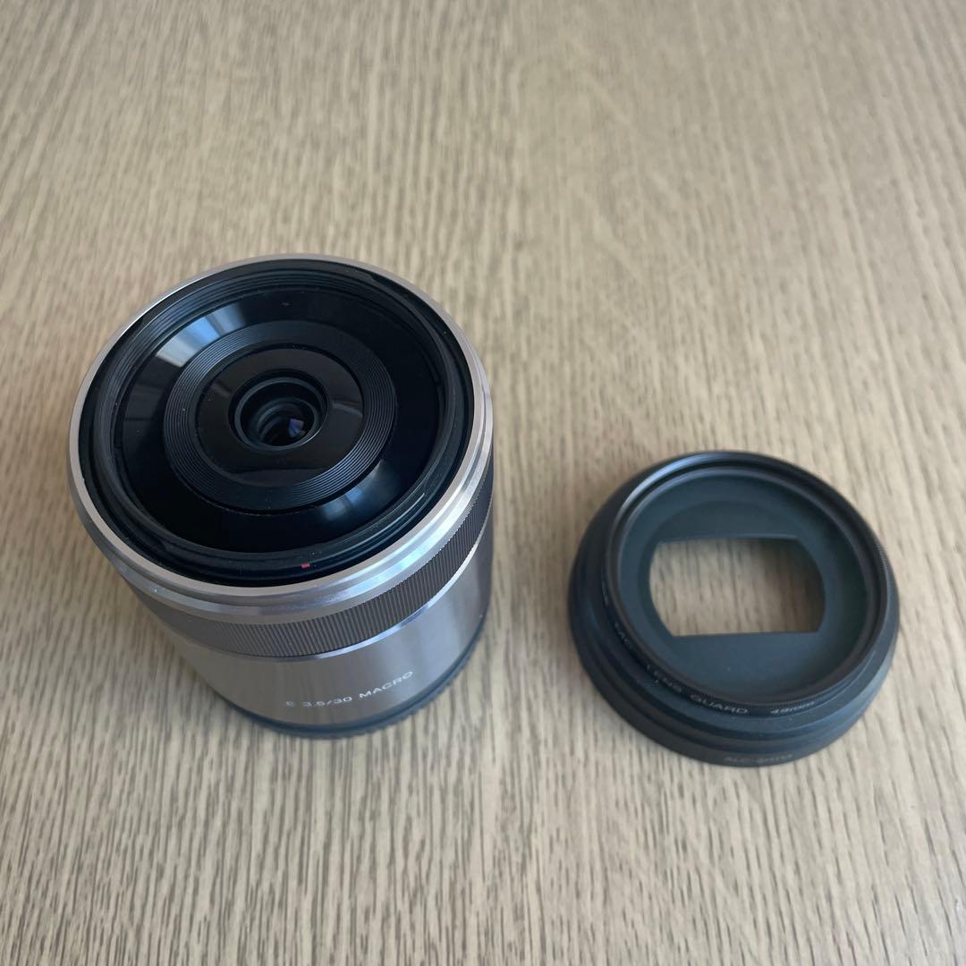 Sony E 30mm F3.5 Macro レンズ