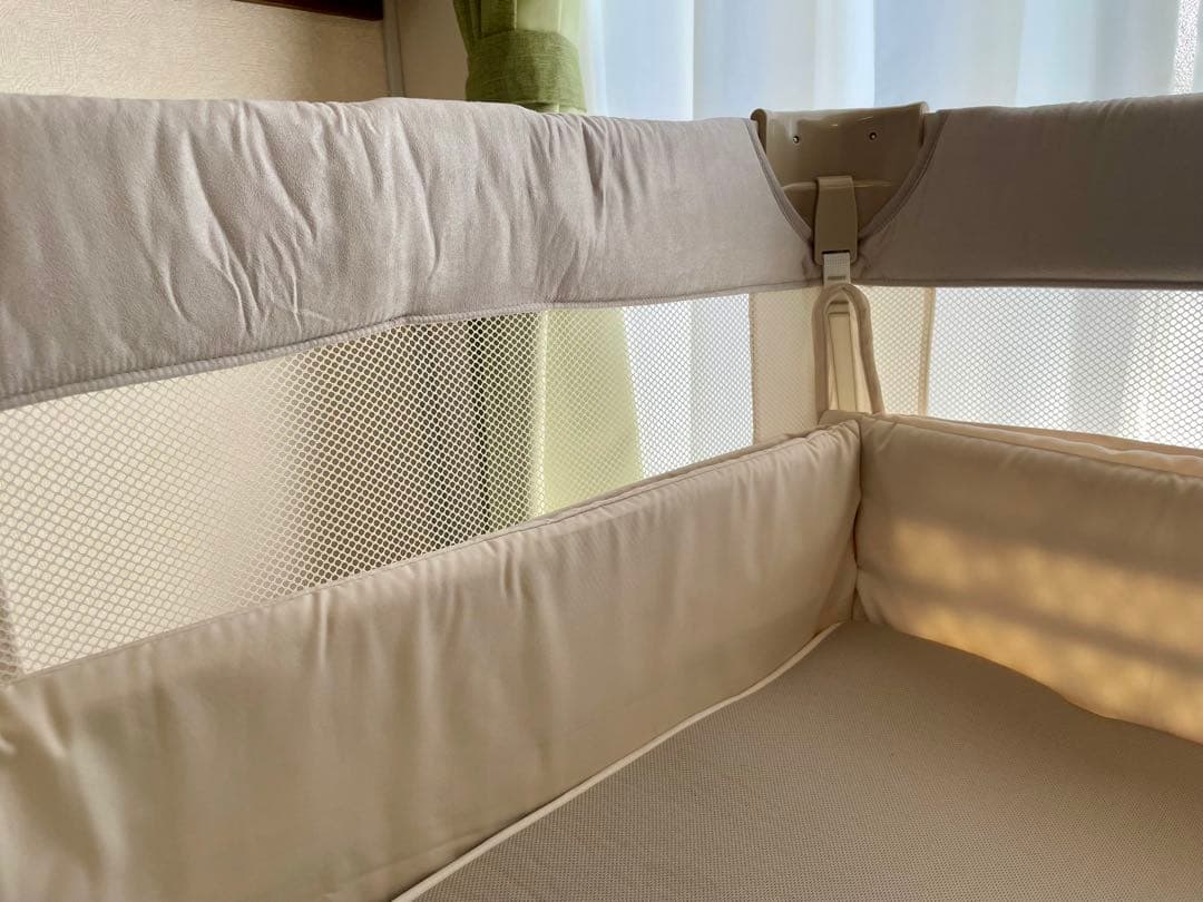 【美品】アップリカ　ココネルエアープラス ホワイトベージュ