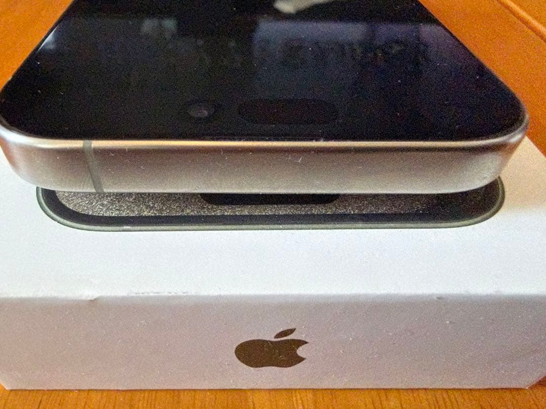 Apple iPhone 15 Pro 512GB チタニウム