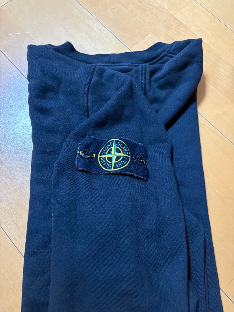 STONE  ブラック　クルーネック トレーナー