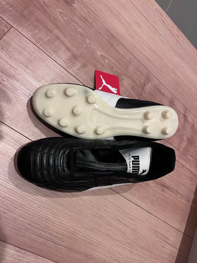 PUMA ブラック スパイクシューズ