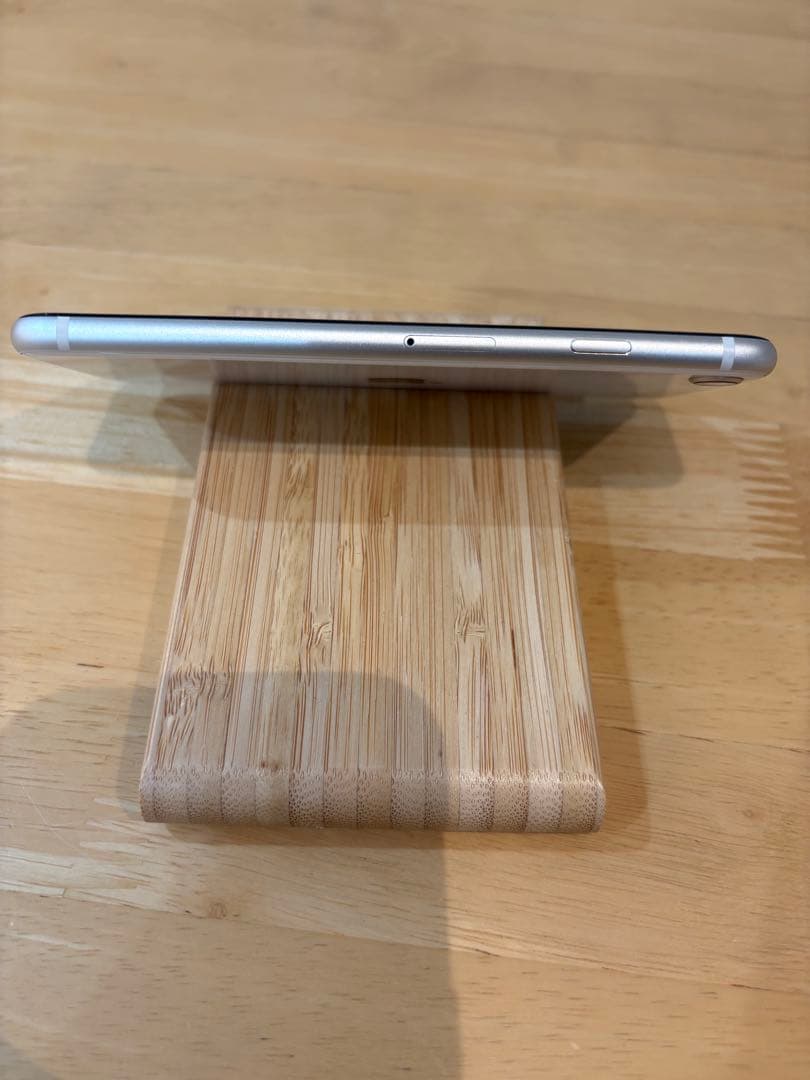 iphone SE3 64GB SIMフリー第3世代　スターライト