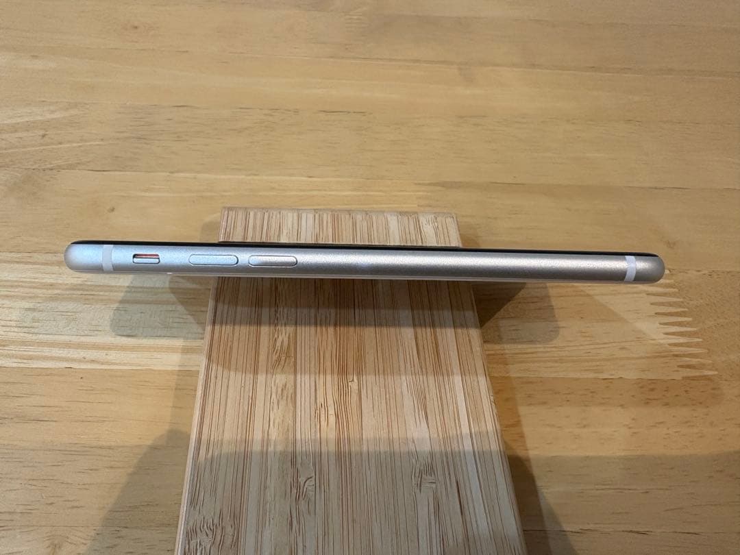 iphone SE3 64GB SIMフリー第3世代　スターライト