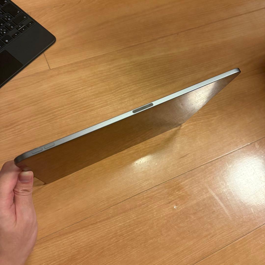 iPad Pro 12.9インチ 第4世代 美品 純正キーボード付き 中古