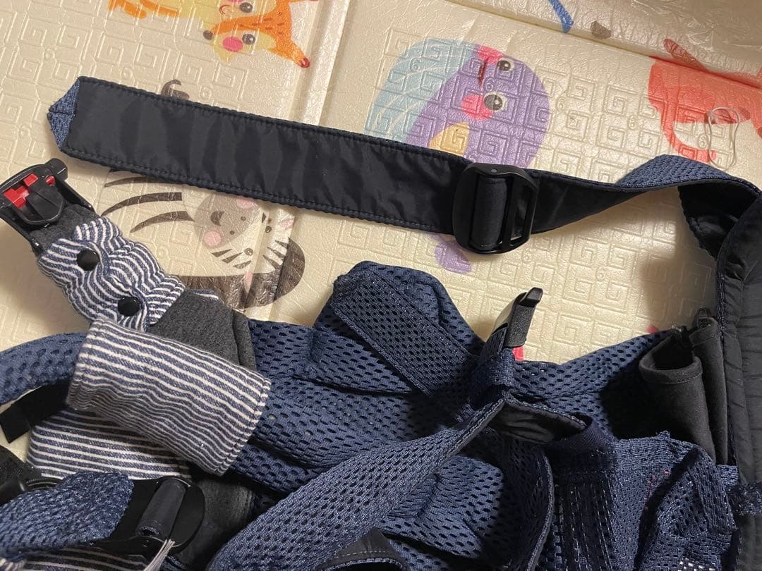 ベビービョルン　ハーモニー　ネイビー　よだれカバー付き　箱有り、説明書付き