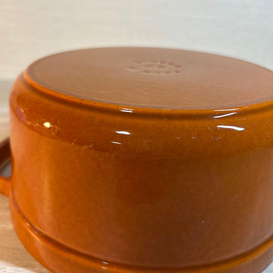 ストウブ　STAUB ココットラウンド　オレンジ　22cm 両手鍋　鍋