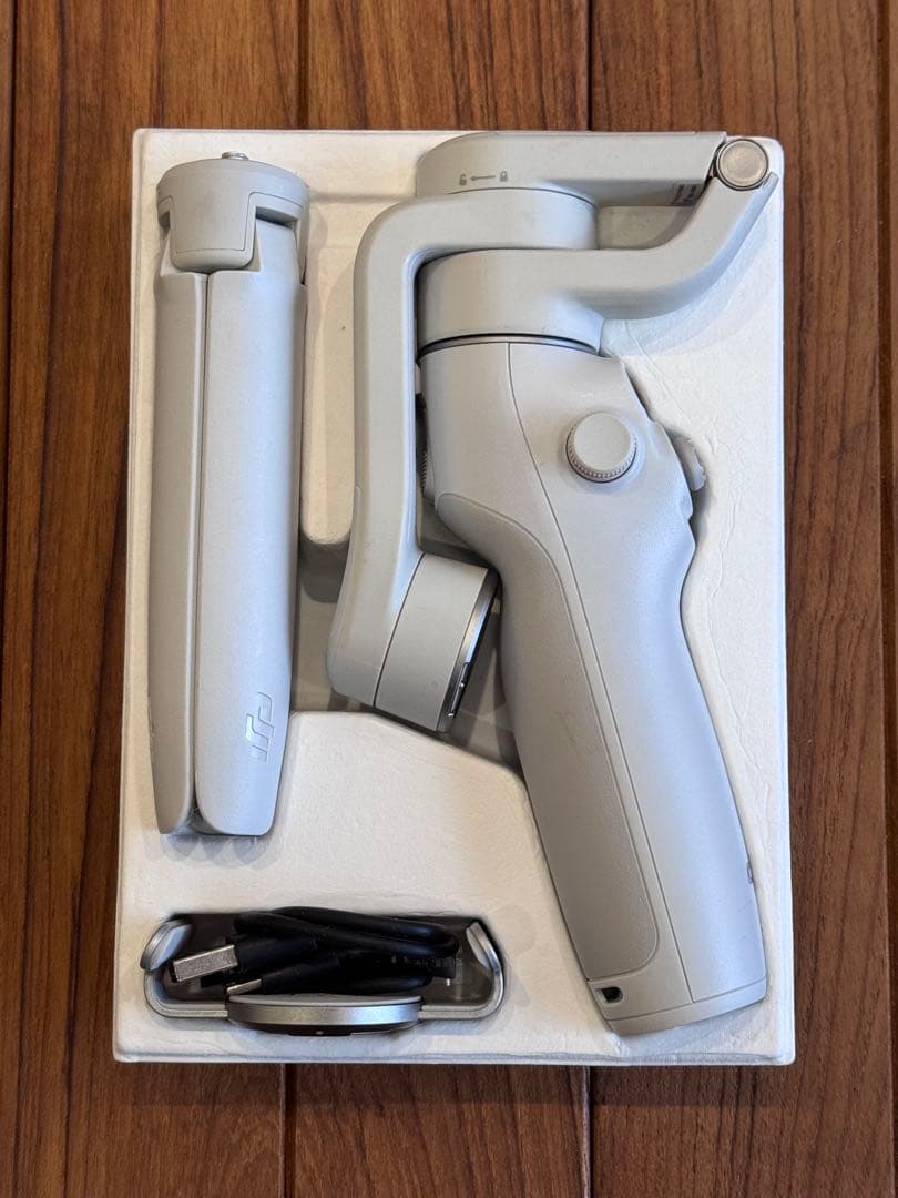 中古美品　DJI Osmo Mobile 6 スタビライザー