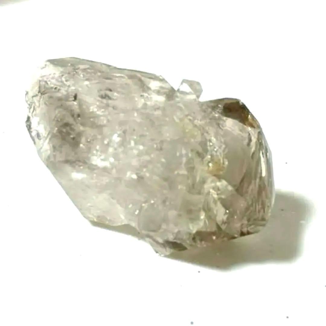 エレスチャルスケルタルクォーツ　原石　骸骨水晶