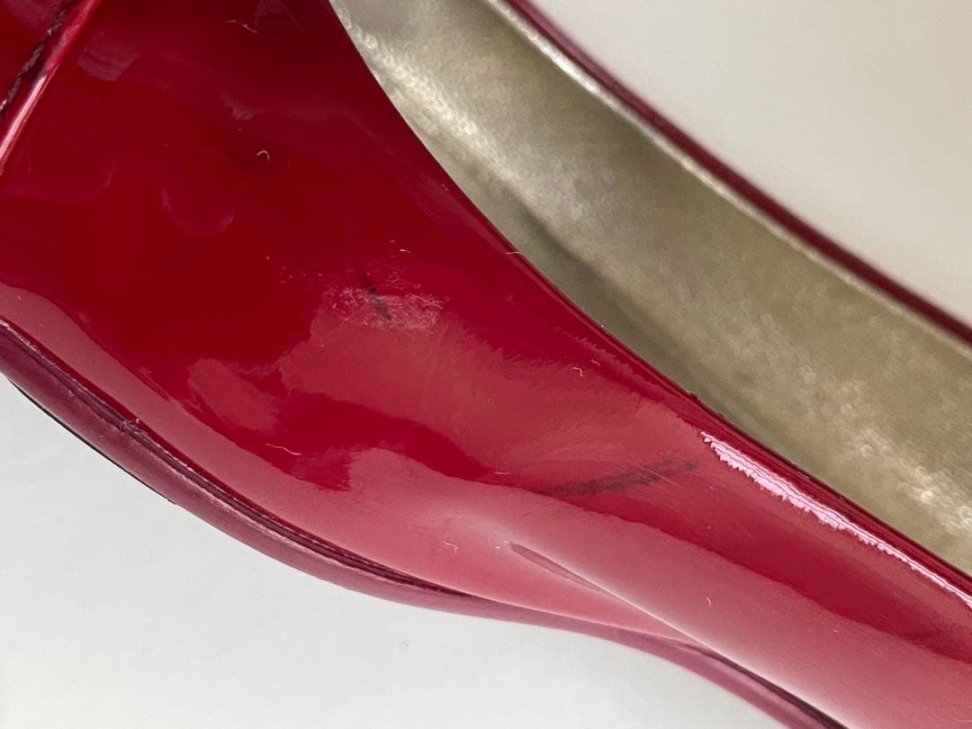 ジミーチュウ ラズベリーカラーフラットパンプス