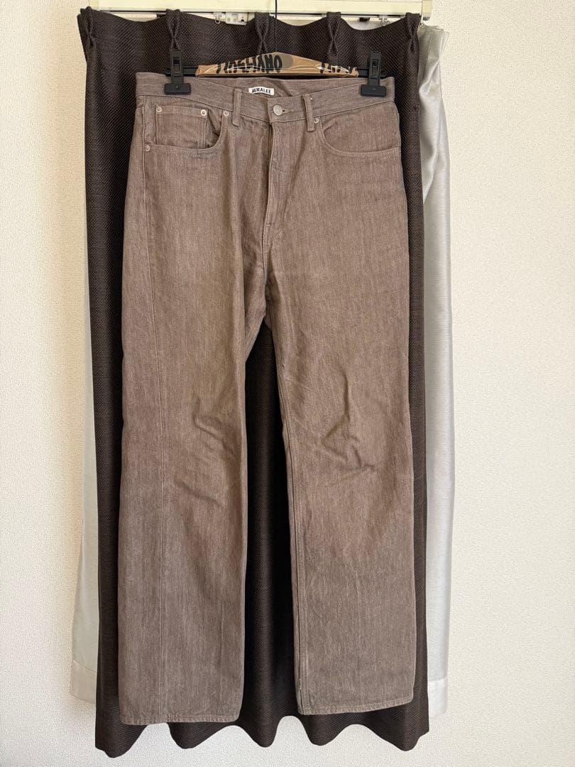 パンツ AURALEE HARD TWIST MOCHA BROWN DENIM