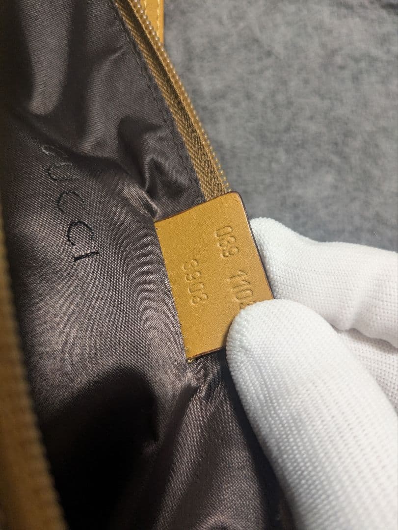 GUCCI アクセサリーポーチ　GG柄　バッグ