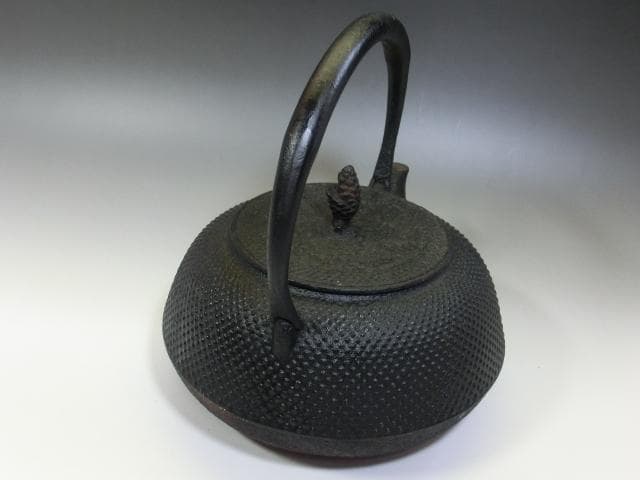 鉄瓶■アラレ 茶瓶 急須 松ぼっくり摘み 大きい 大振り お茶道具 骨董品