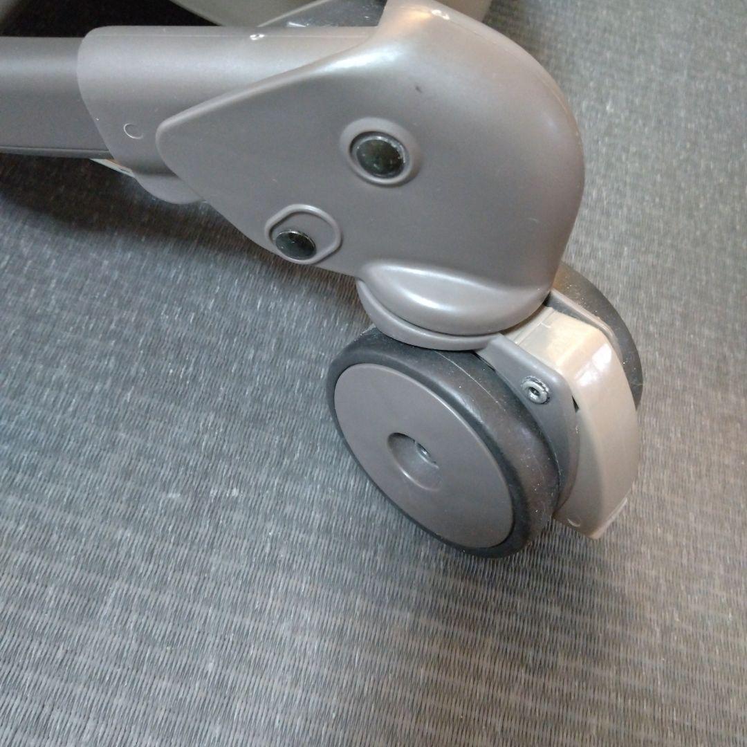 美品 コンビ ネムリラ オートスウィング Simplight 電動ハイローチェア