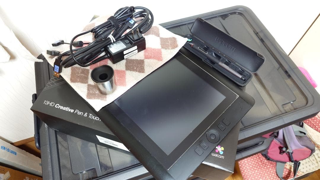 ワコム 液晶ペンタブレット 13.3フルHD液晶 DTH-1300/K0