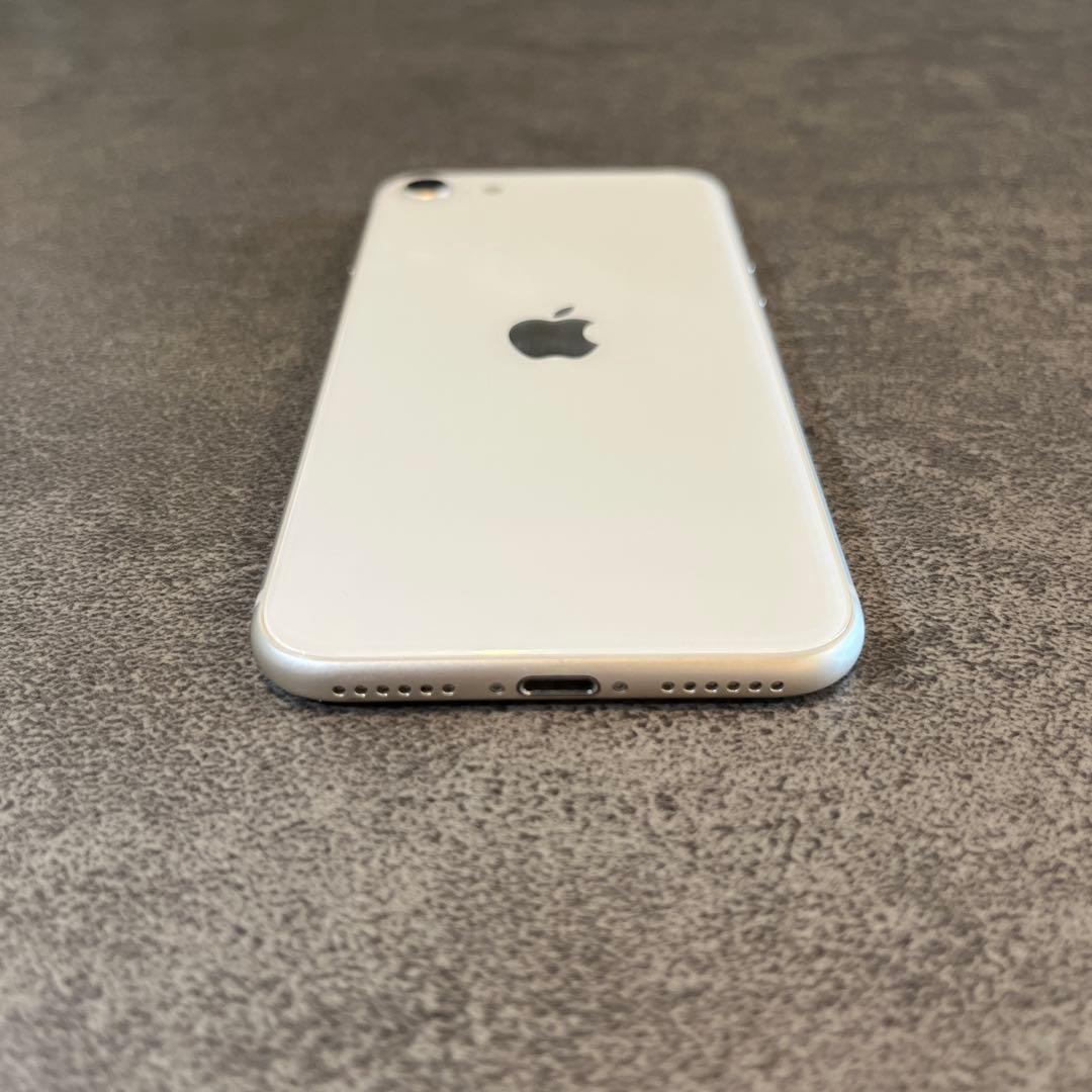 【バッテリー100%】iPhoneSE第3世代64GB SIMフリースターライト