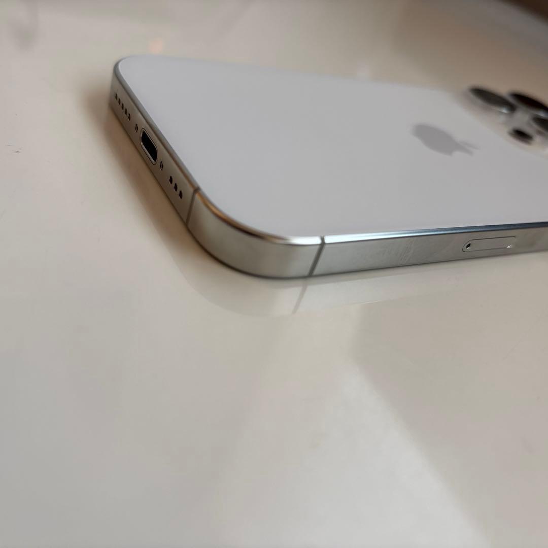 【専用】iPhone16 pro シルバー ホワイトチタニウム 128gb