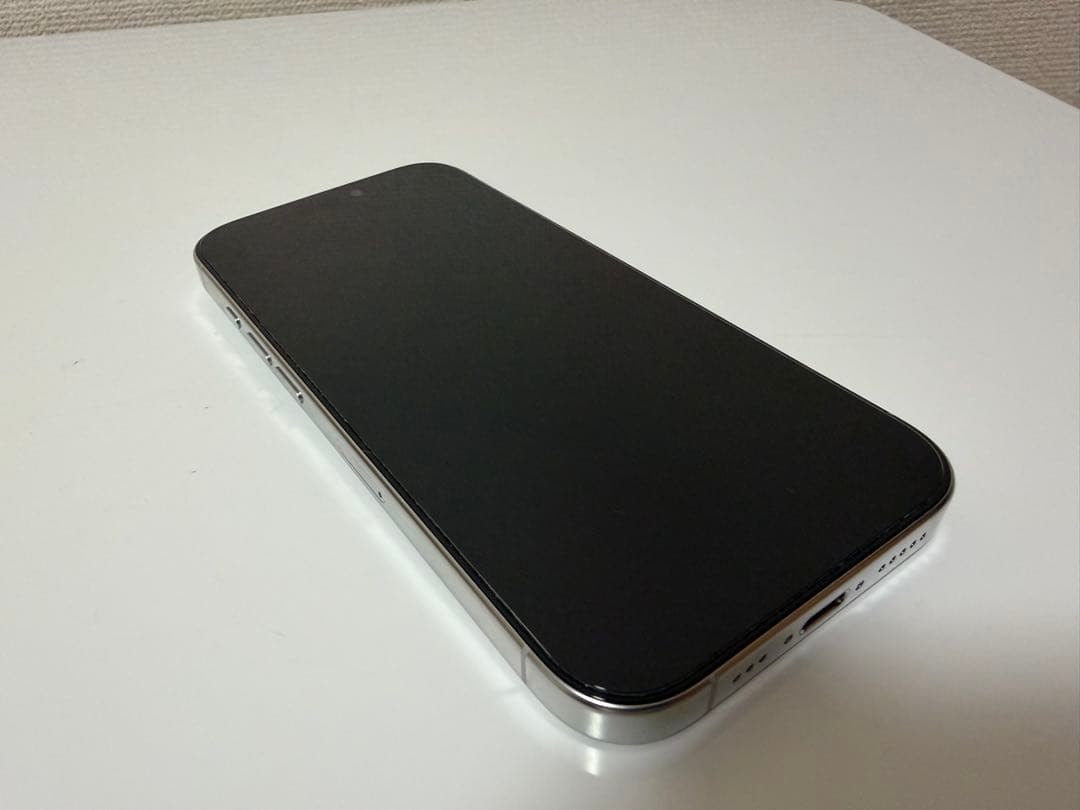 Apple iPhone 16 Pro 128GB ホワイトチタニウム
