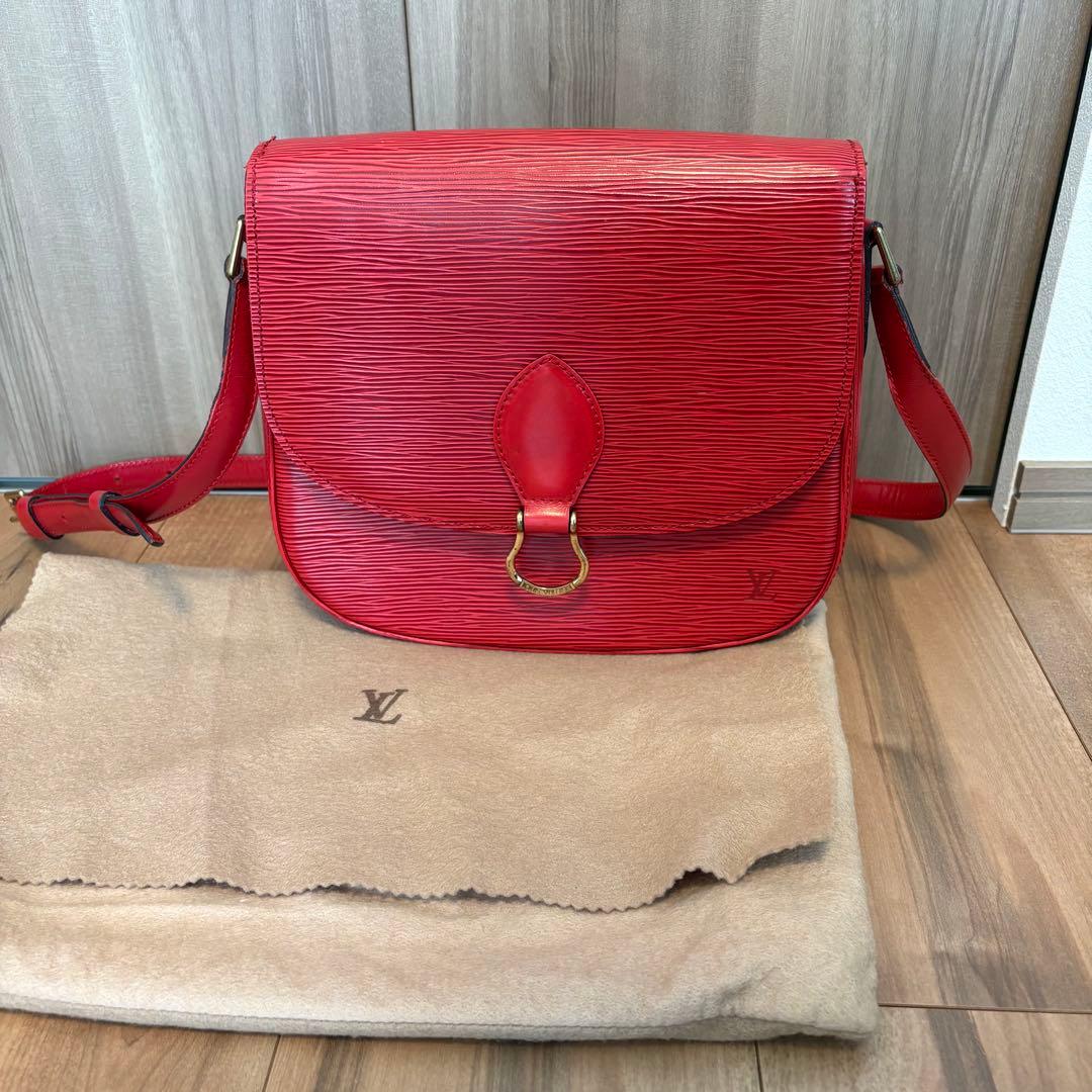 ルイヴィトン　LOUIS VUITTON エピ サンクルー　ショルダーバッグ