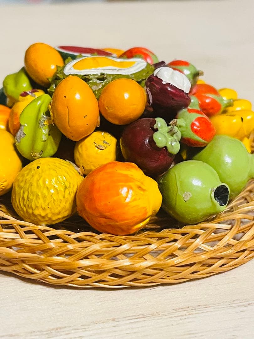 カラフルなフルーツバスケット　置物