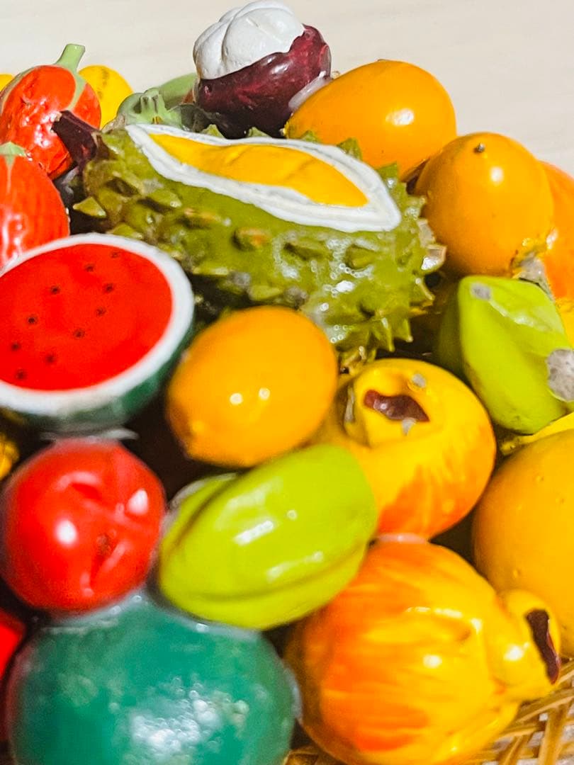 カラフルなフルーツバスケット　置物