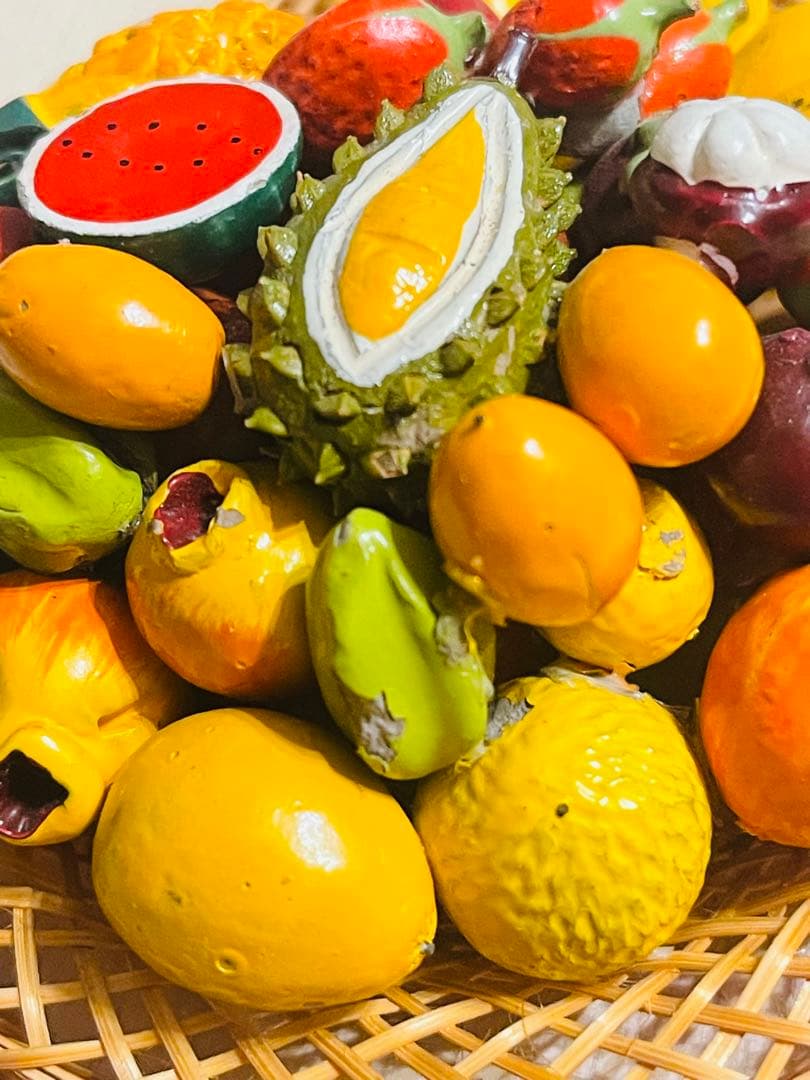 カラフルなフルーツバスケット　置物