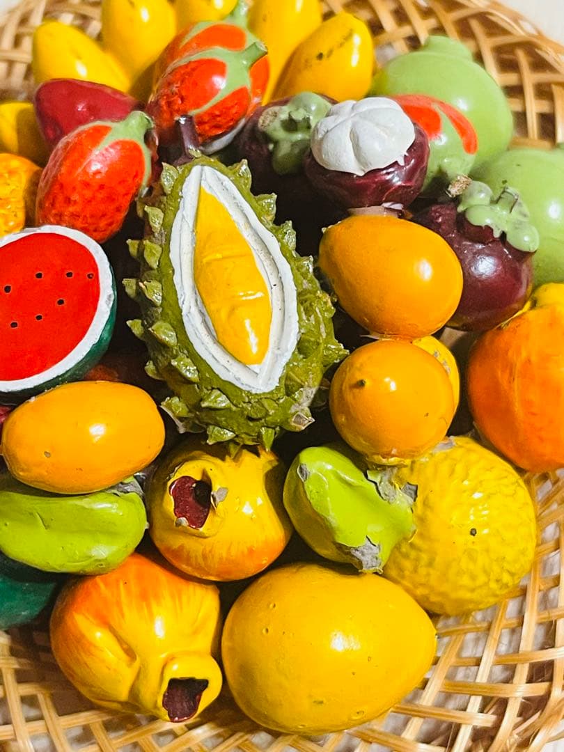 カラフルなフルーツバスケット　置物