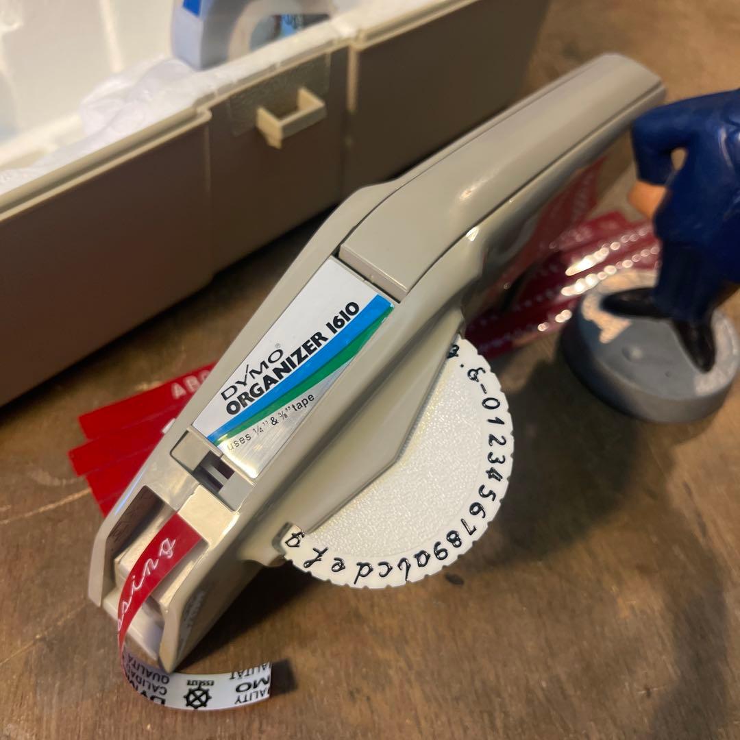 ■製品保証■ 【繋がる筆記体・文字盤4個】ダイモ 1610 DYMO 16211