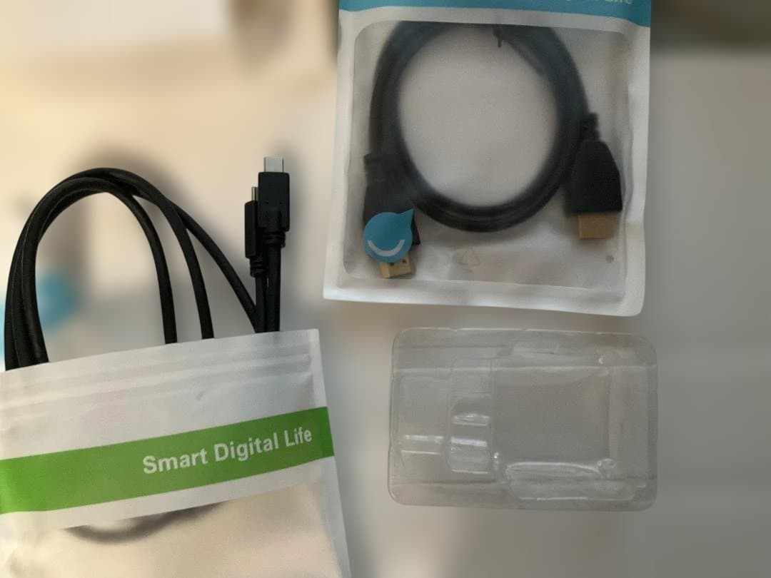 モバイルディスプレイ 15.6インチ　UPERFECT ホワイト