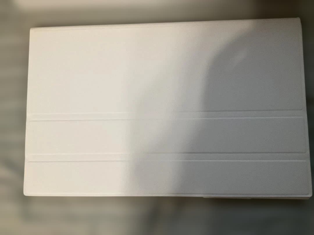 モバイルディスプレイ 15.6インチ　UPERFECT ホワイト