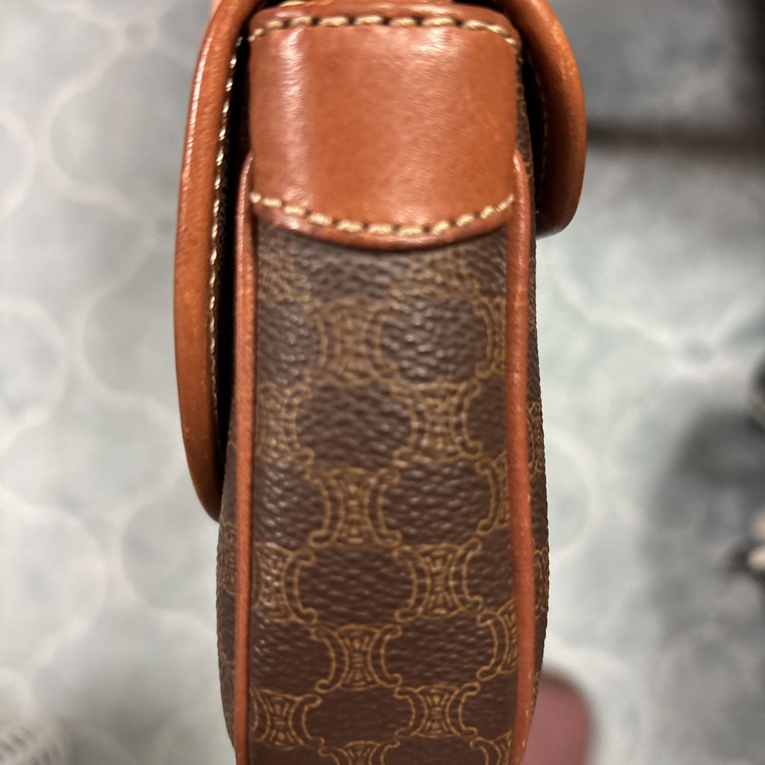 CELINEショルダーバッグ