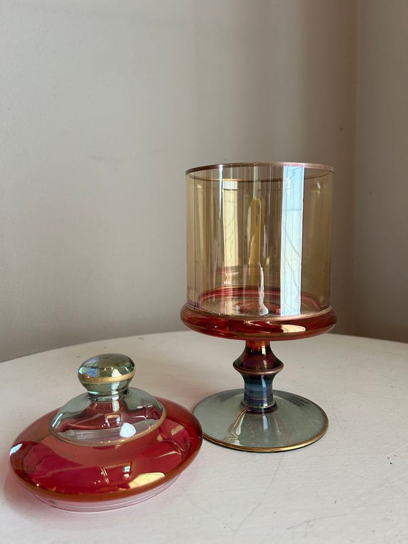 色の配色が絶妙な逸品