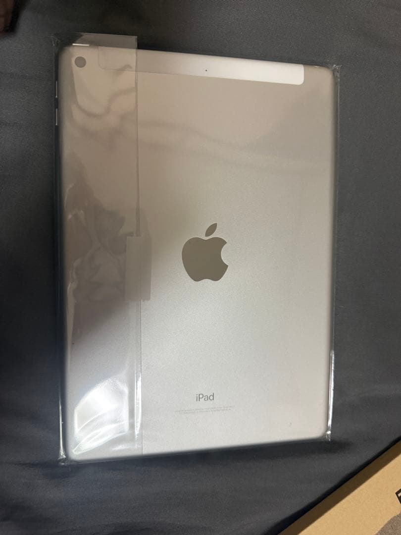 iPad 第 5 世代128GB シルバー Wi-Fi + Cellular