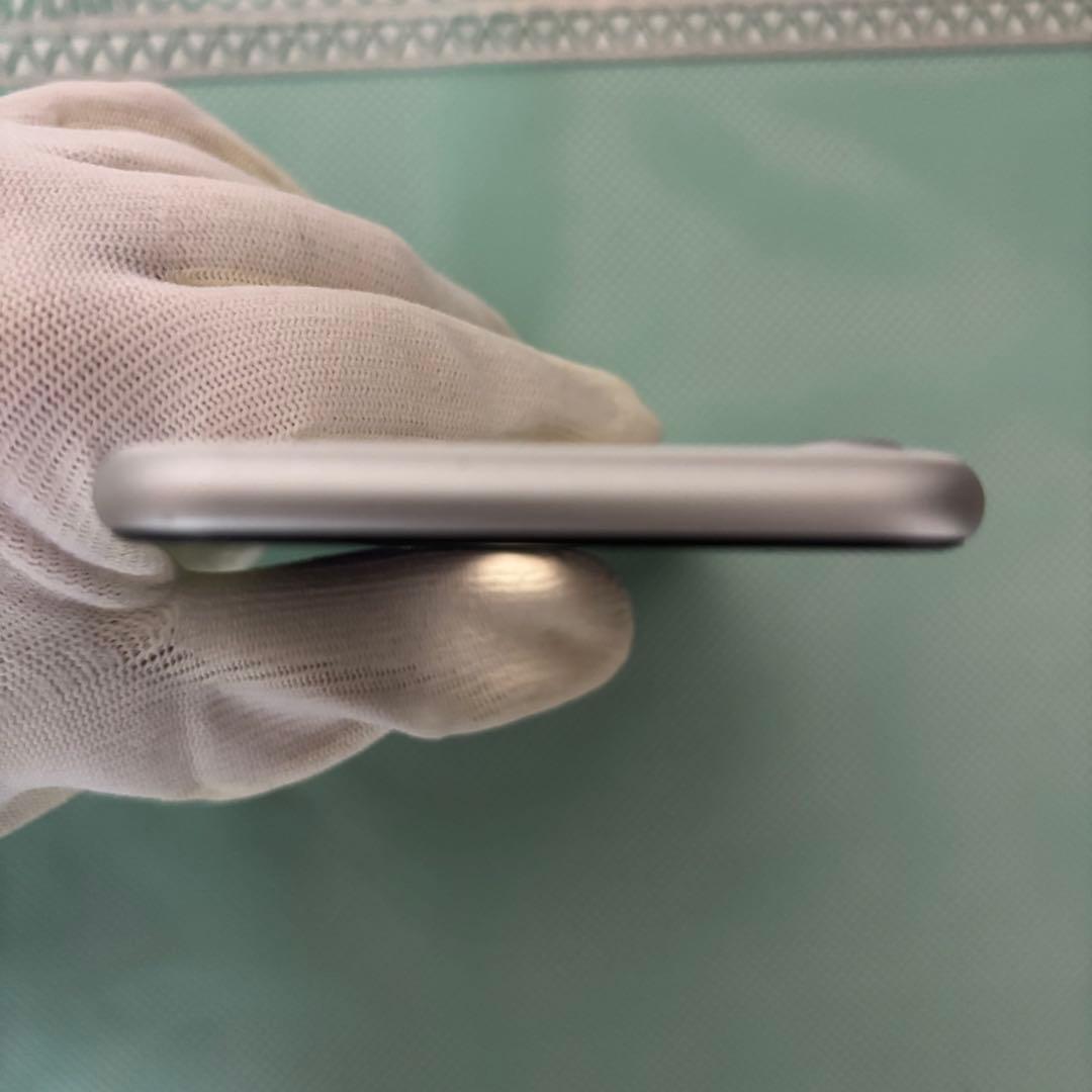 Apple iPhone SE (第2世代) ホワイト 4.7インチ