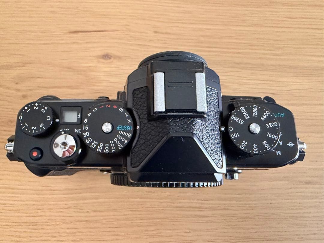 【極美品】Nikon Zf + 単焦点レンズ2本セット