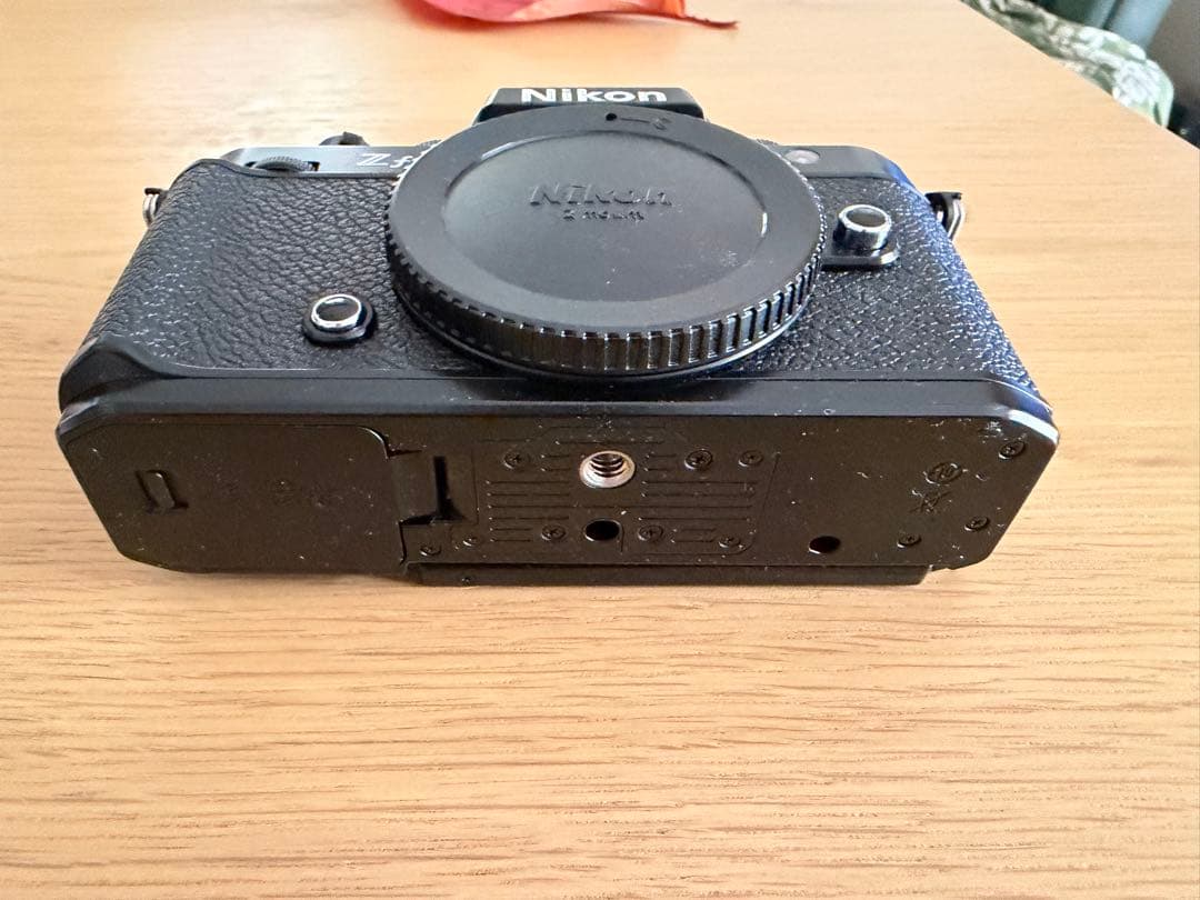 【極美品】Nikon Zf + 単焦点レンズ2本セット