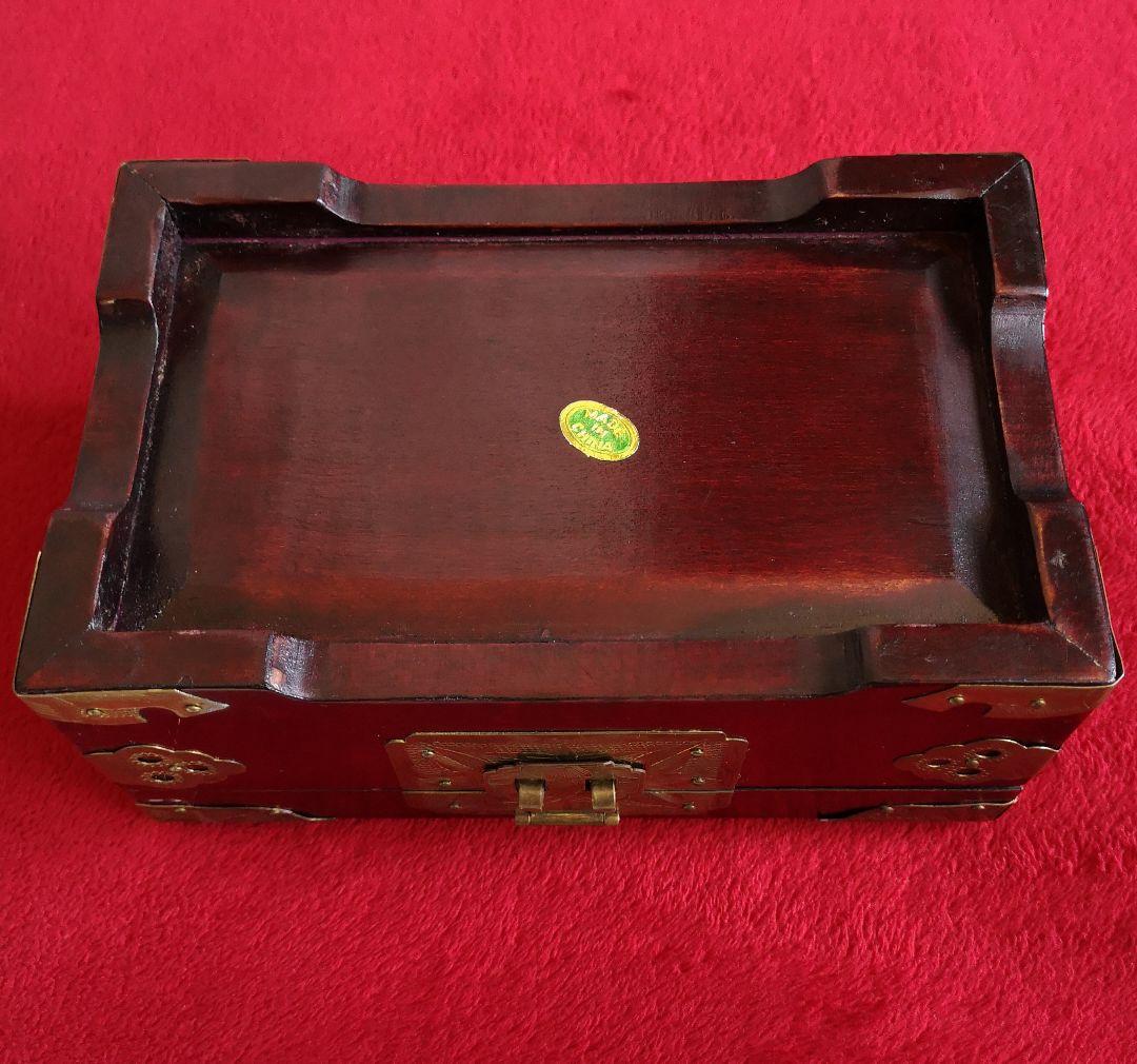 CHINAビンテージ 宝石箱 白翡翠 彫刻 魚 真鍮 葉 魚 装飾 木製 258