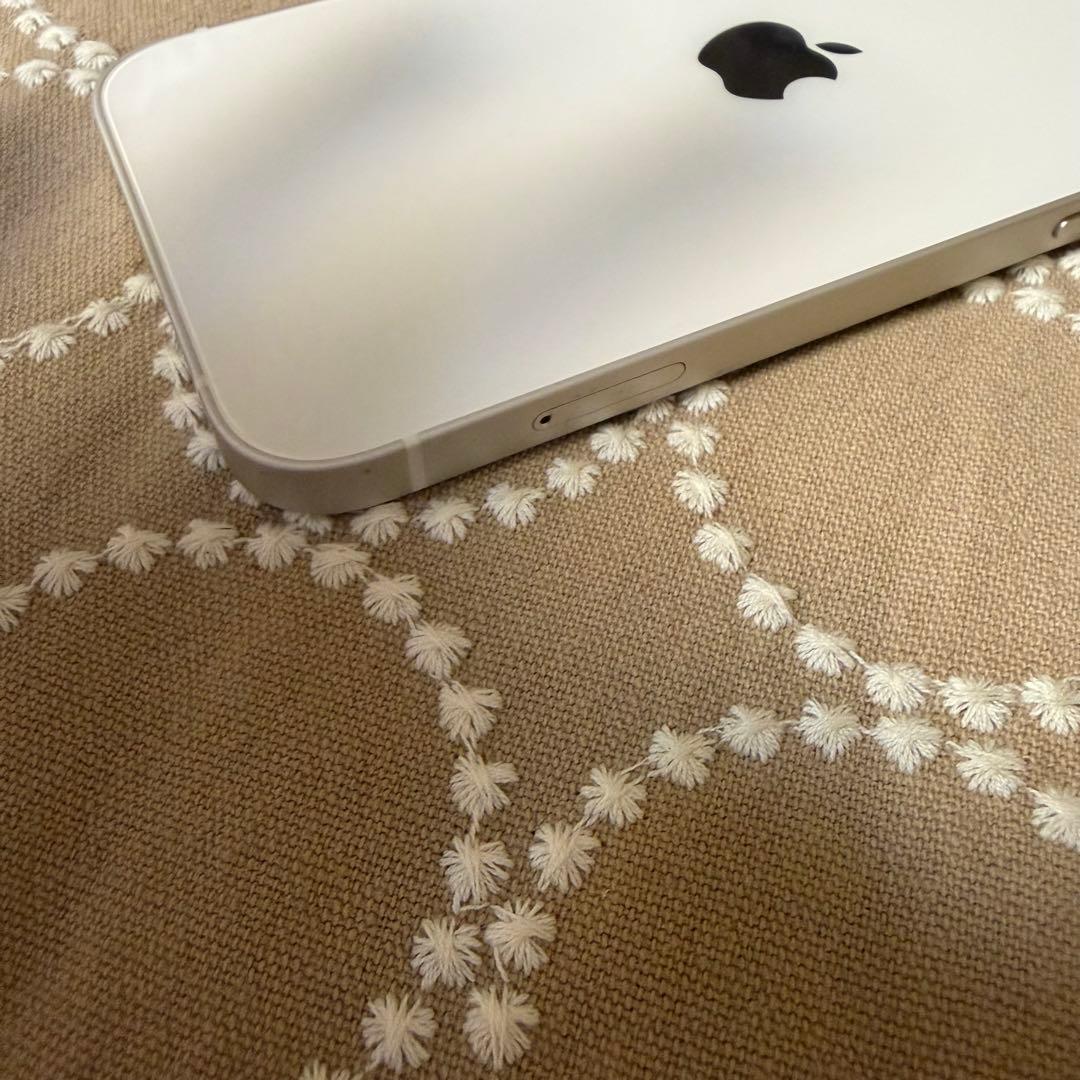 【美品】 Apple iPhone 12 256GB 本体 ホワイトSIMフリー