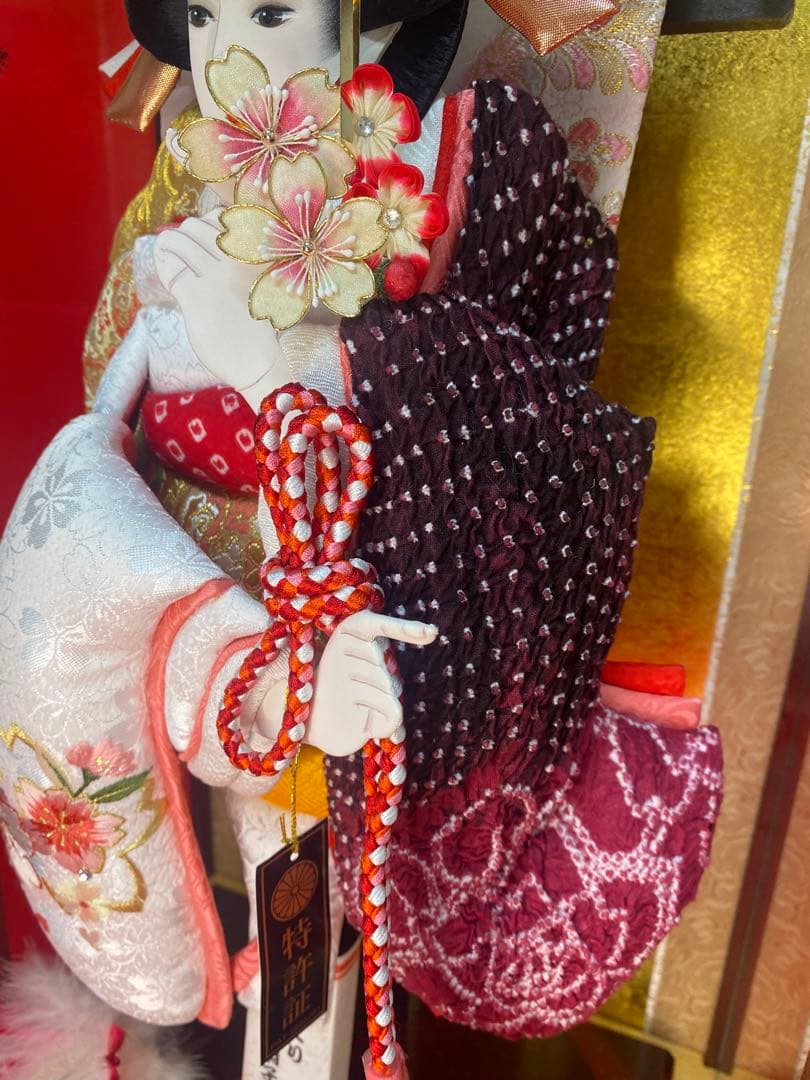 羽子板　立体振袖　ガラスケース１５号・サイズ間口約３１×奥行約２５×高さ約６２㎝