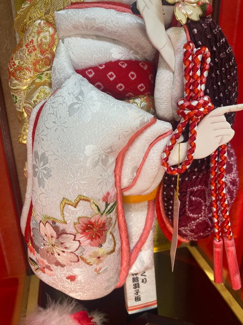 羽子板　立体振袖　ガラスケース１５号・サイズ間口約３１×奥行約２５×高さ約６２㎝