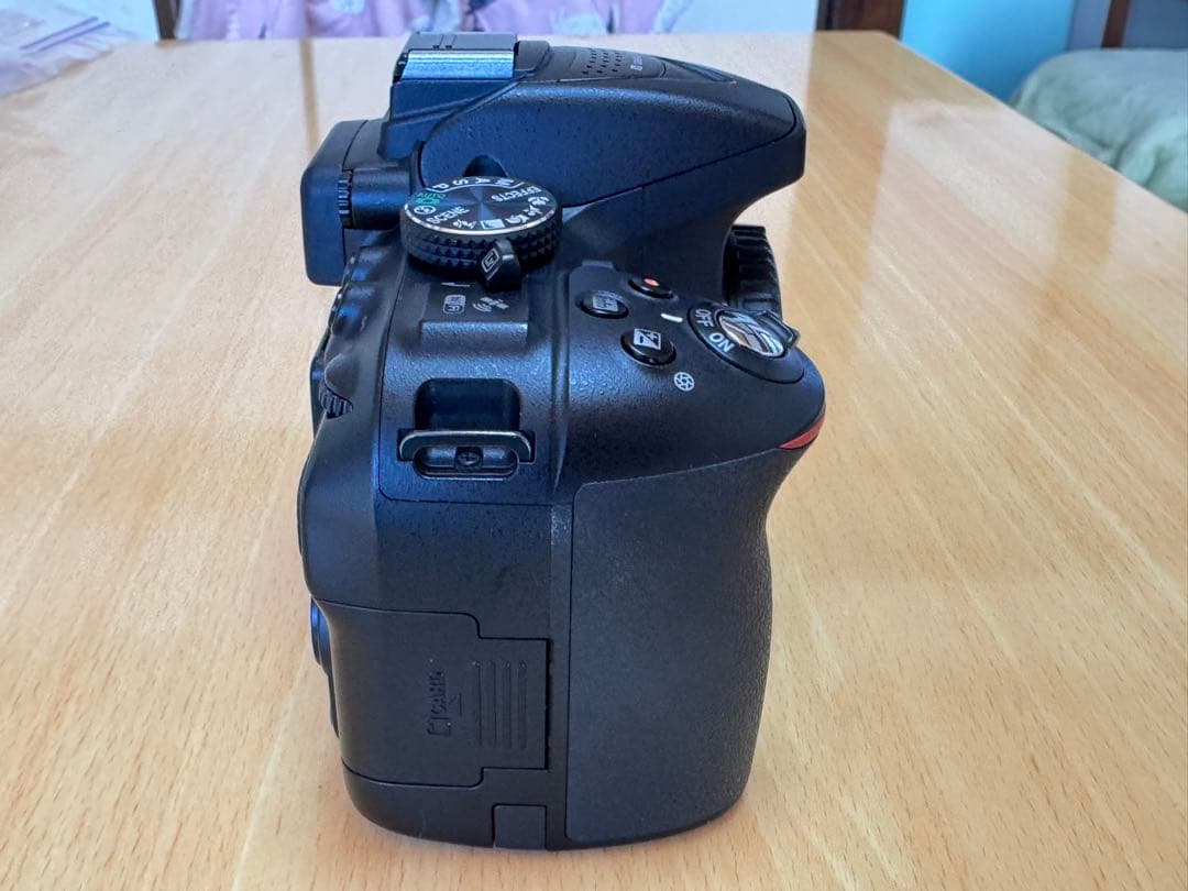 値下げしました。写真追加しました。Nikon D5300 デジタル一眼レフカメラ