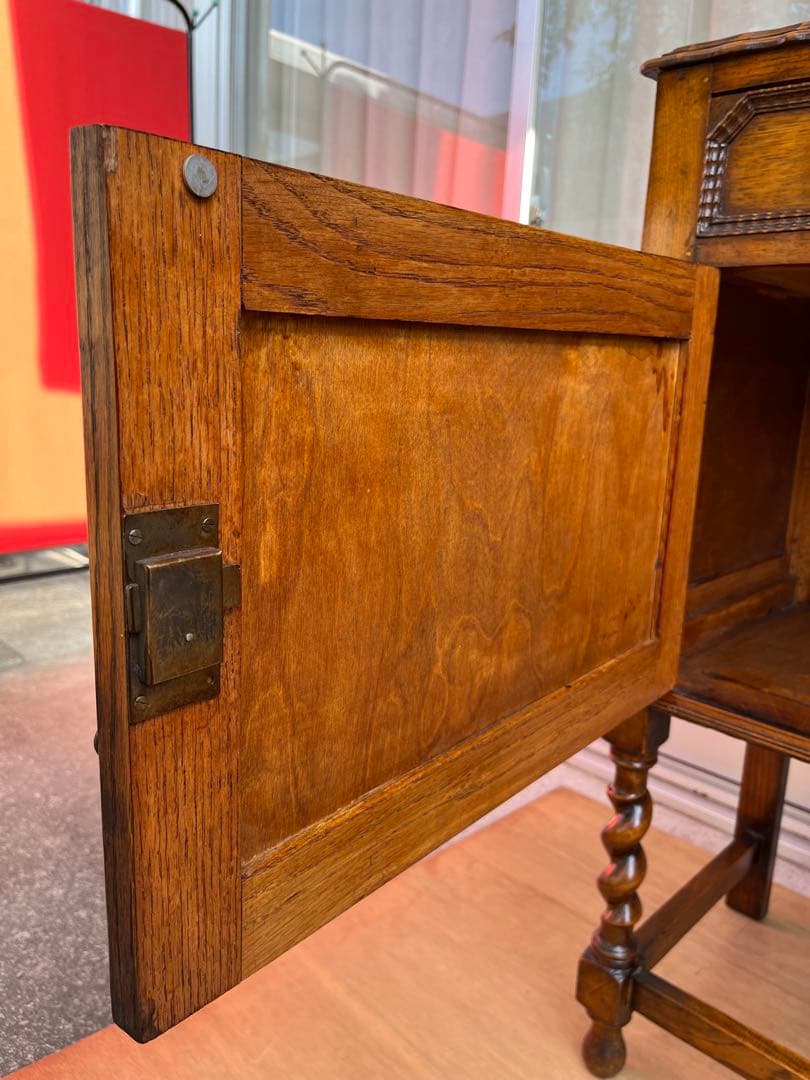 イギリス　アンティーク　キャビネット　ミラーバックサイドボード　ヴィンテージ