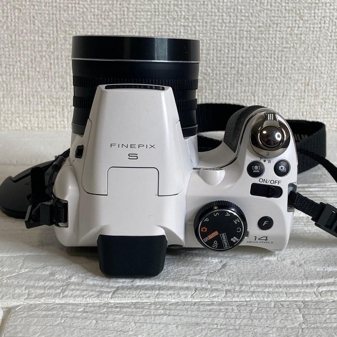 FUJIFLIM Finepix S4500 デジカメ 白 コンデジ 動作品
