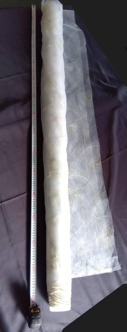 刺繍入り白いレースカーテン　生地