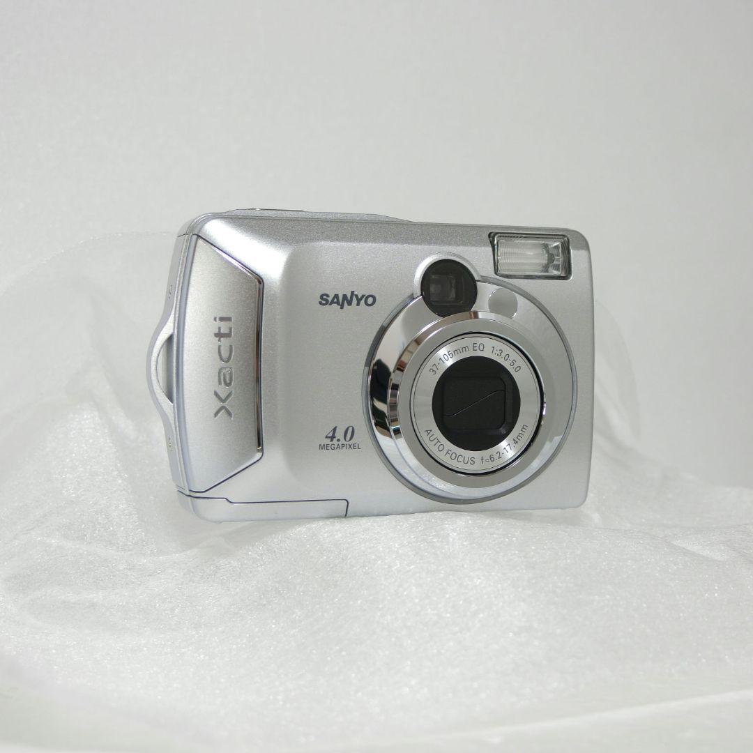 【新品未使用】サンヨー　Xacti DSC-S4　単３電池駆動　おまけ付