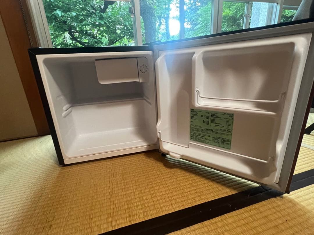 木目調 キューブ型冷蔵庫（PRC-B051D-M）