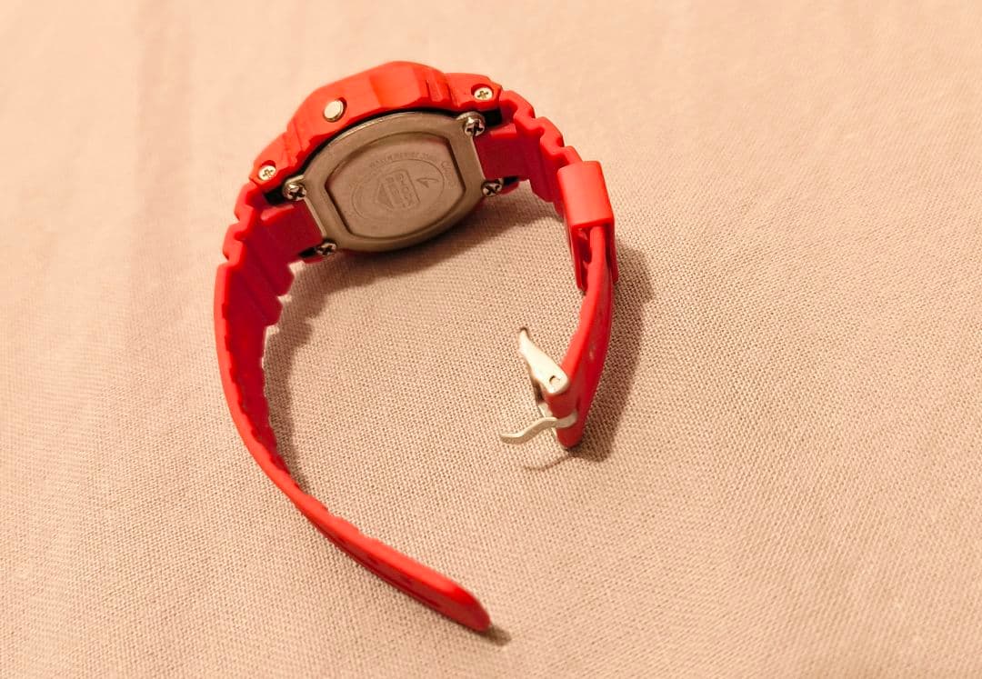 G-SHOCK DWN-5600-4JR　赤　2025.11購入
