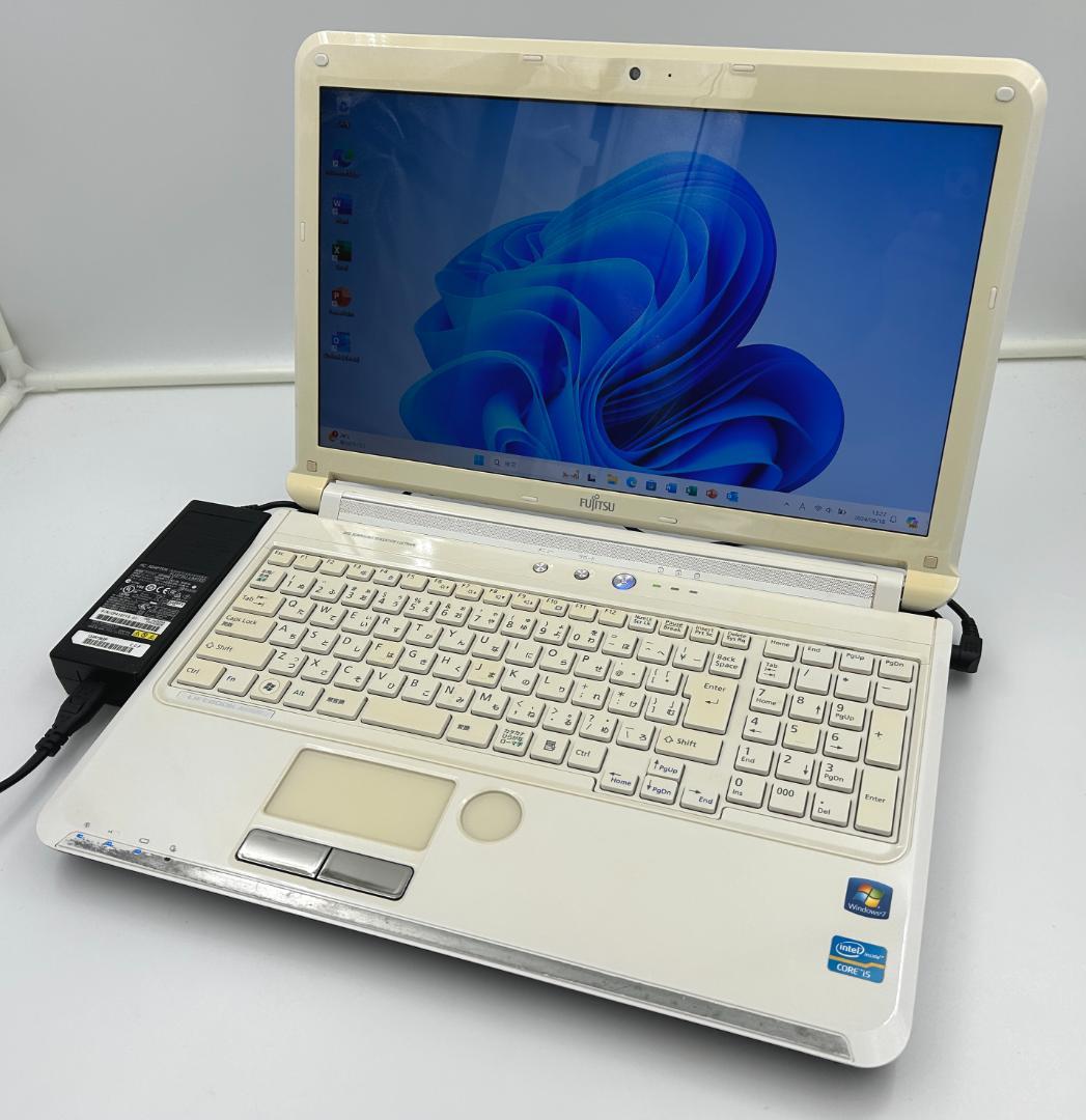 ノートパソコン windows11 オフィス付き core i5 AH56/DW